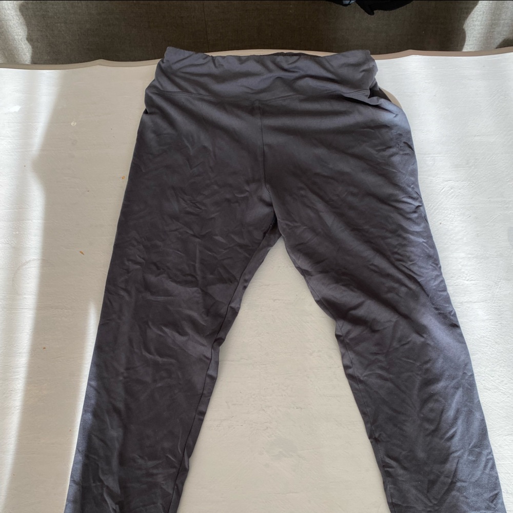 Dark grey leggings